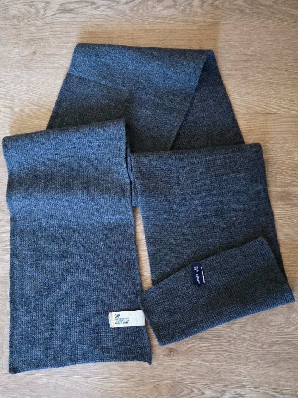 Gap black Scarf vintage 100% merino wool no 54023